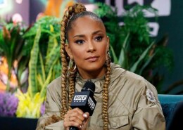 Amanda Seales why are you alone in the house, where is you man?